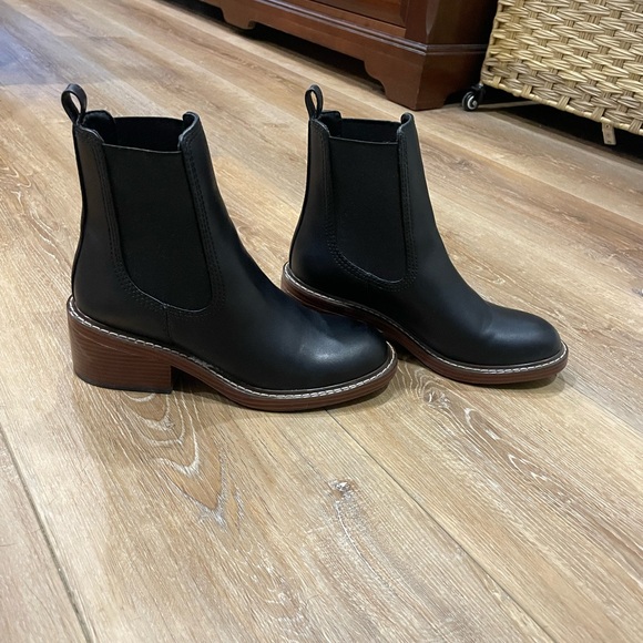 Steve Madden Black Leather Ankle Booties - Picture 3 of 8